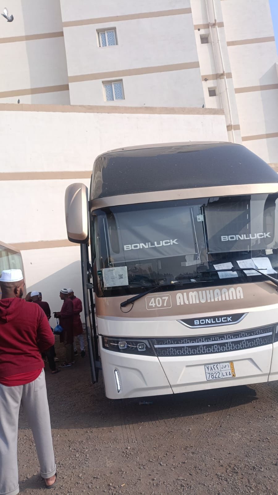 Junaid Umrah Services air-conditioned Umrah bus departing Riyadh for Makkah